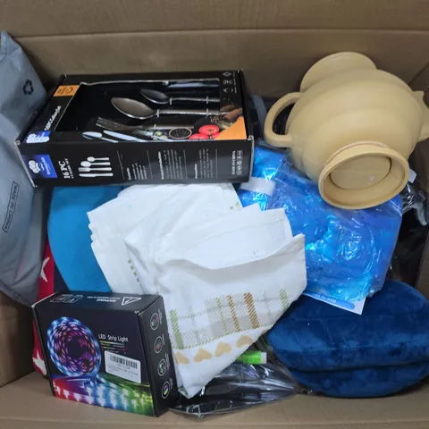 BOX OF APPROXIMATELY 15 ASSORTED HOUSEHOLD ITEMS TO INCLUDE LED LIGHTS, CUTLERY SET AND CUSHIONS 