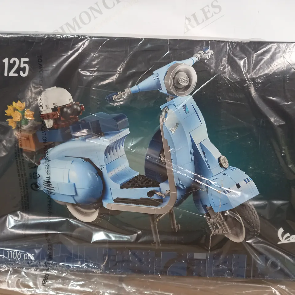 LEGO VESPA 125 SCOOTER MODEL (SET 10298) RRP £79.99