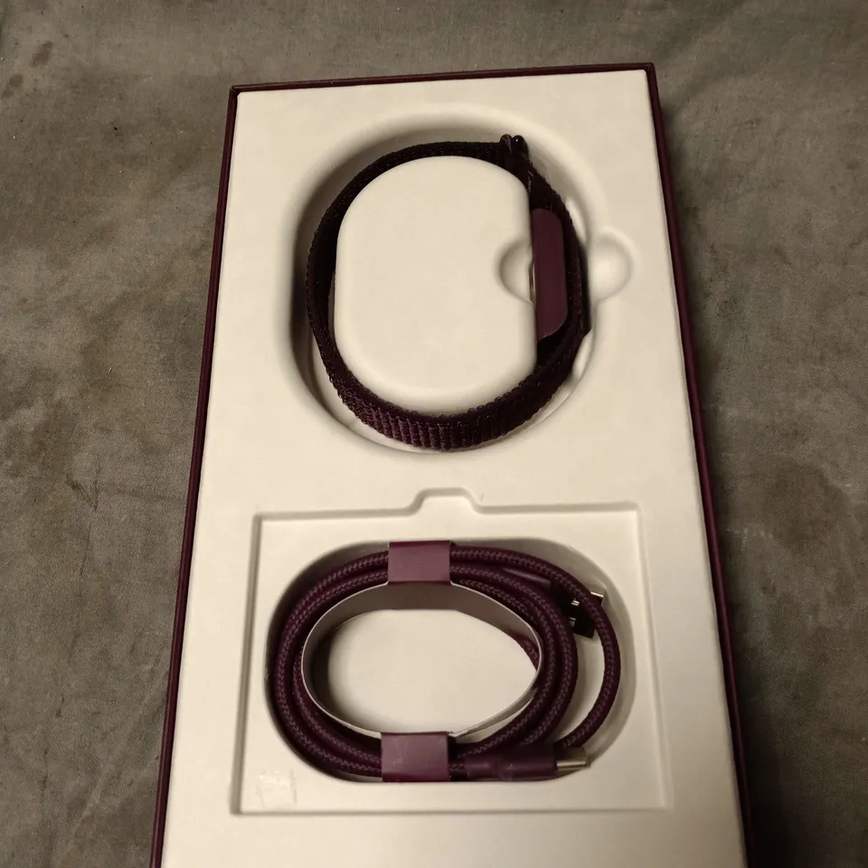 NC° PURPLE SMART WRISTBAND, TEMPERATURE MEASURING WEARABLE WITH USB CHARGING CABLE – BOXED