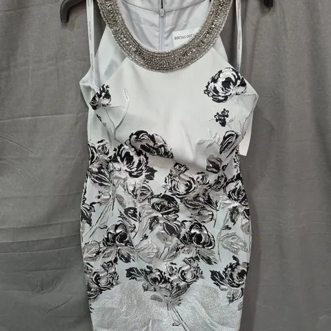 Social Occasions by Mon Cheri Evening Dress – Size 14