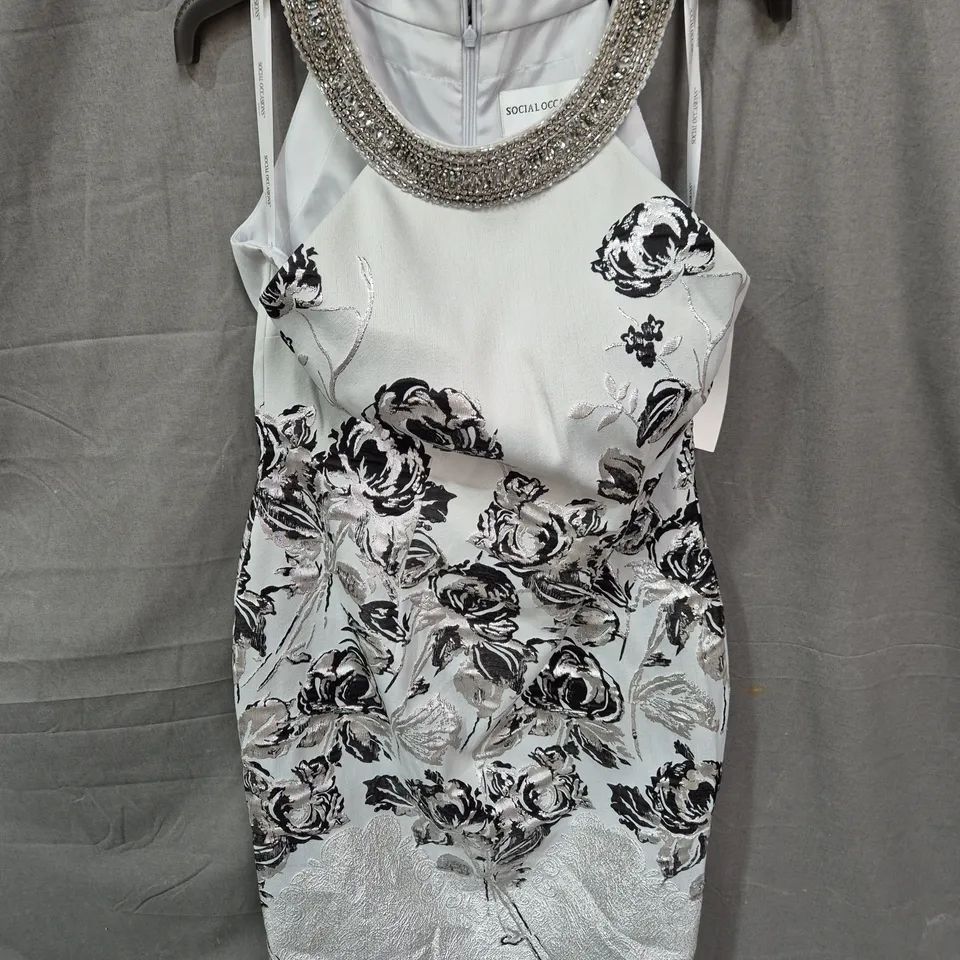 Social Occasions by Mon Cheri Evening Dress – Size 14