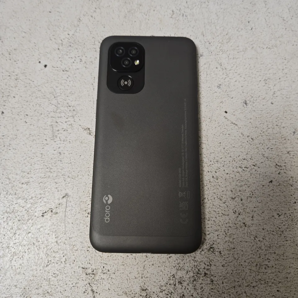 DORO 8100 SMARTPHONE