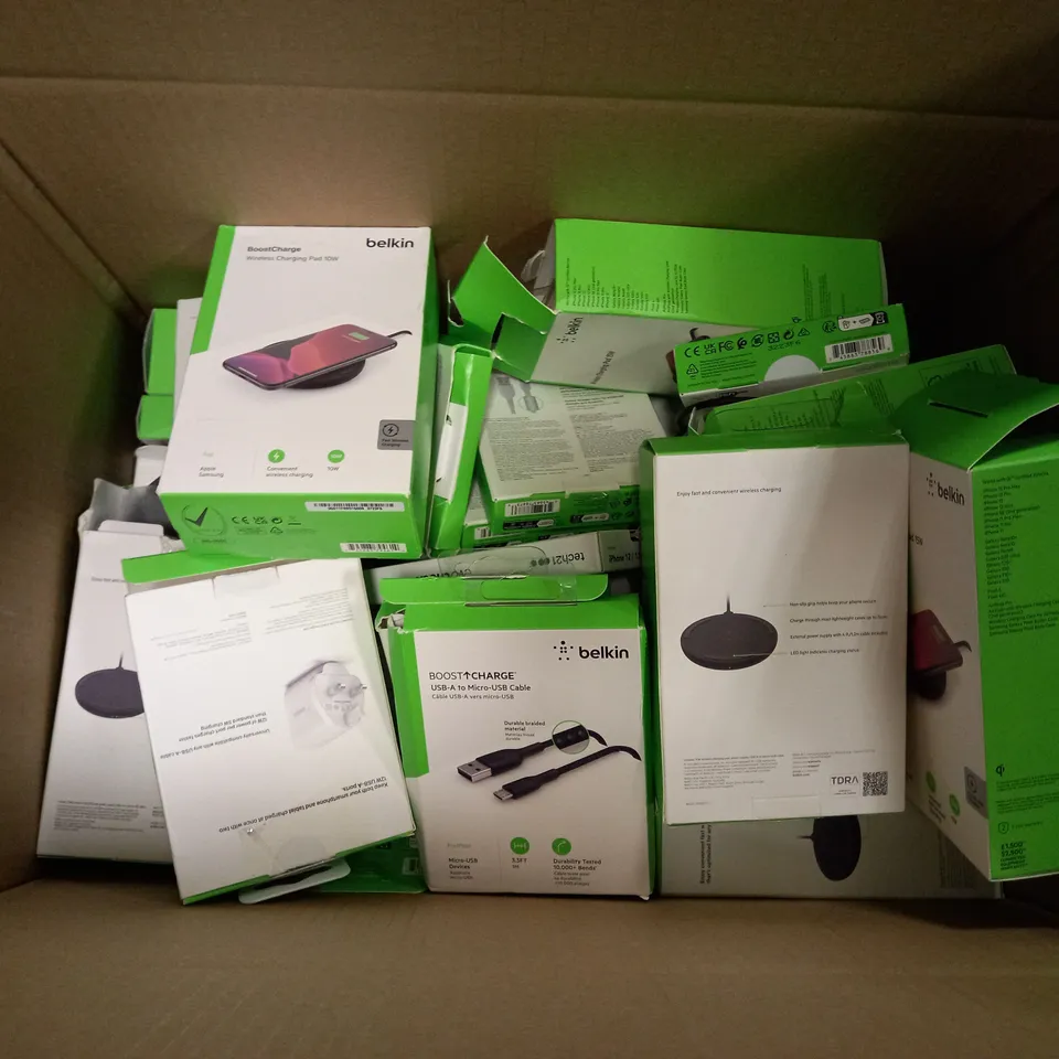 BOX OF APPROX 15 ASSORTED BELKIN ITEMS TO INCLUDE - USB-C TO USB-A CABLE -  DUAL USB-A WALL CHARGER - 1000MAH POWER BANK ETC