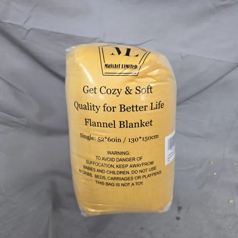 BAGGED MASSARI LIMITED GET COZY & SOFT FLANNEL BLANKET (SINGLE) IN YELLOW