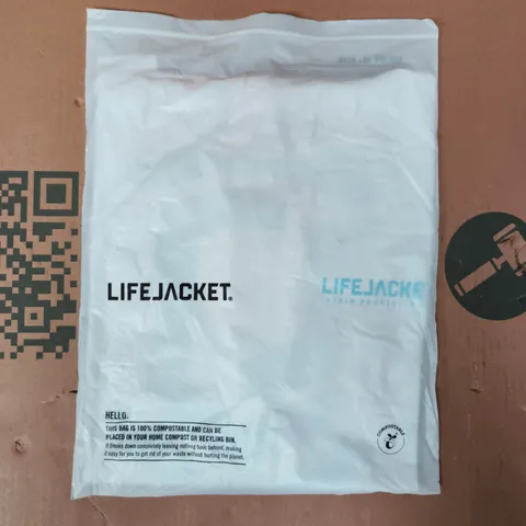 BAGGED LIFEJACKET LONG SLEEVE HOODED ACTIVE TEE IN WHITE SIZE LARGE