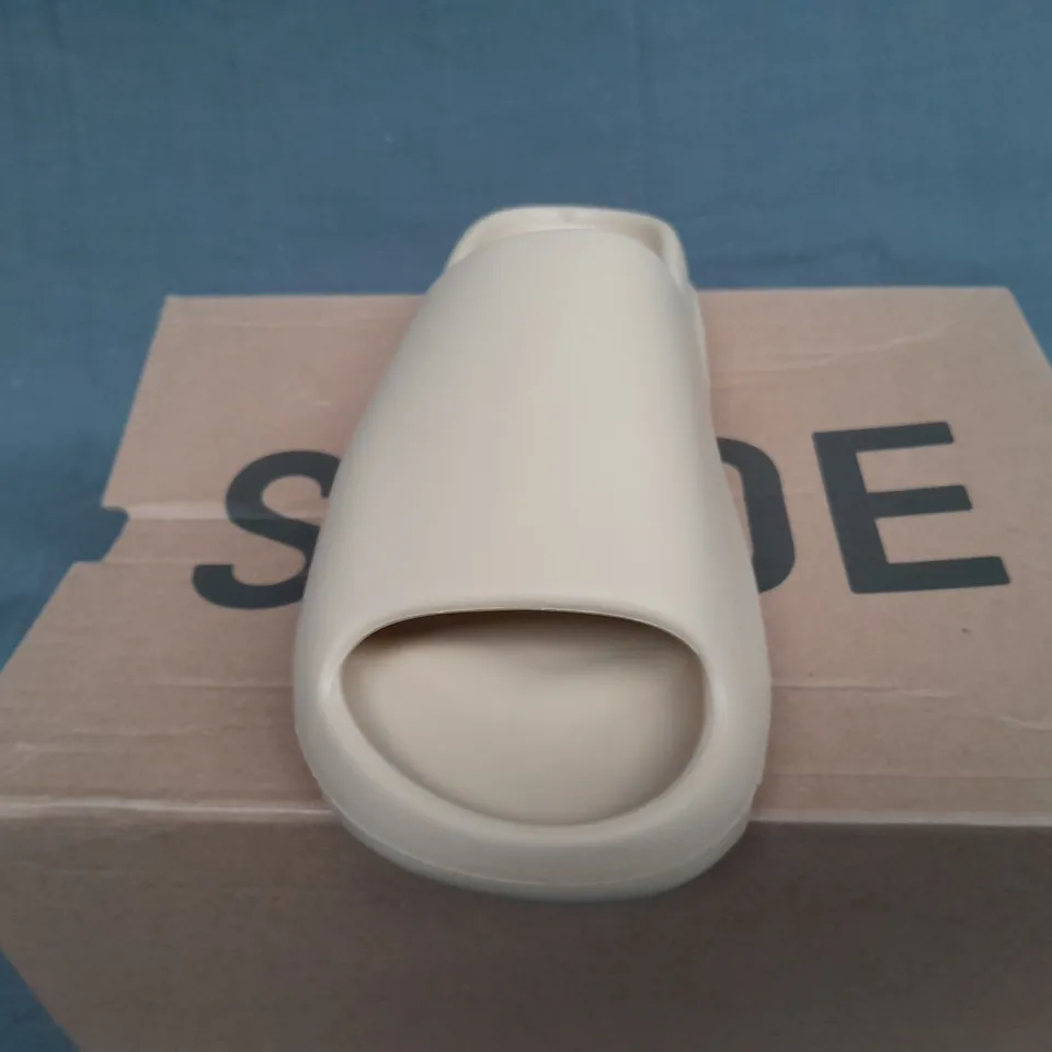 BOXED PAIR OF YEEZY SLIDE BY ADIDAS UK 9 