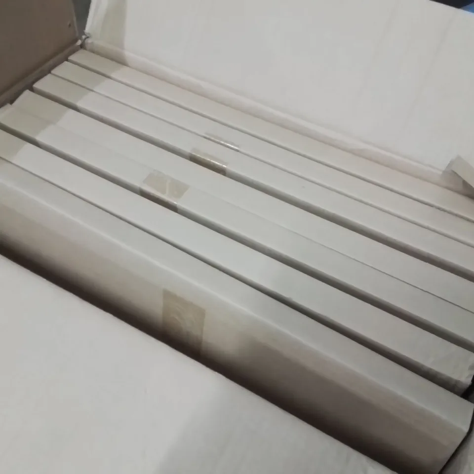 BOX CONTAINING APPROXIMATELY 100 SELF ADHESIVE WOOD EFFECT SPLASH BACK WALL COVERINGS 