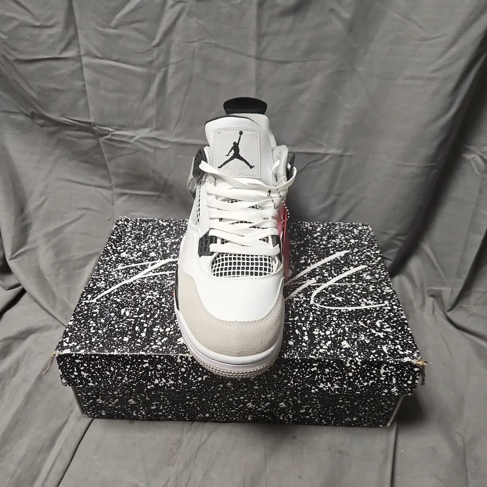 BOXED AIR JORDAN 4 RETRO SNEAKERS – WHITE/GREY, UK 10