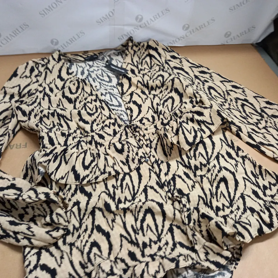 PRETTYLITTLETHING TIGER PRINT BUTTON FETAIL PLAYSUIT - 14