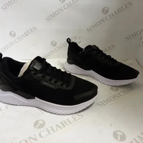 PINK SODA SPORT BLACK/WHITE TRAINER UK SIZE 5