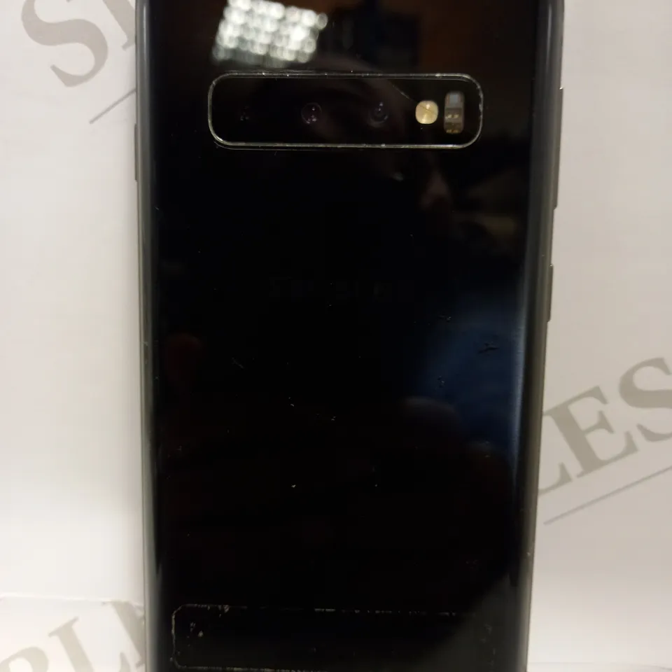 SAMSUNG GALAXY S10 MOBILE PHONE IN BLACK