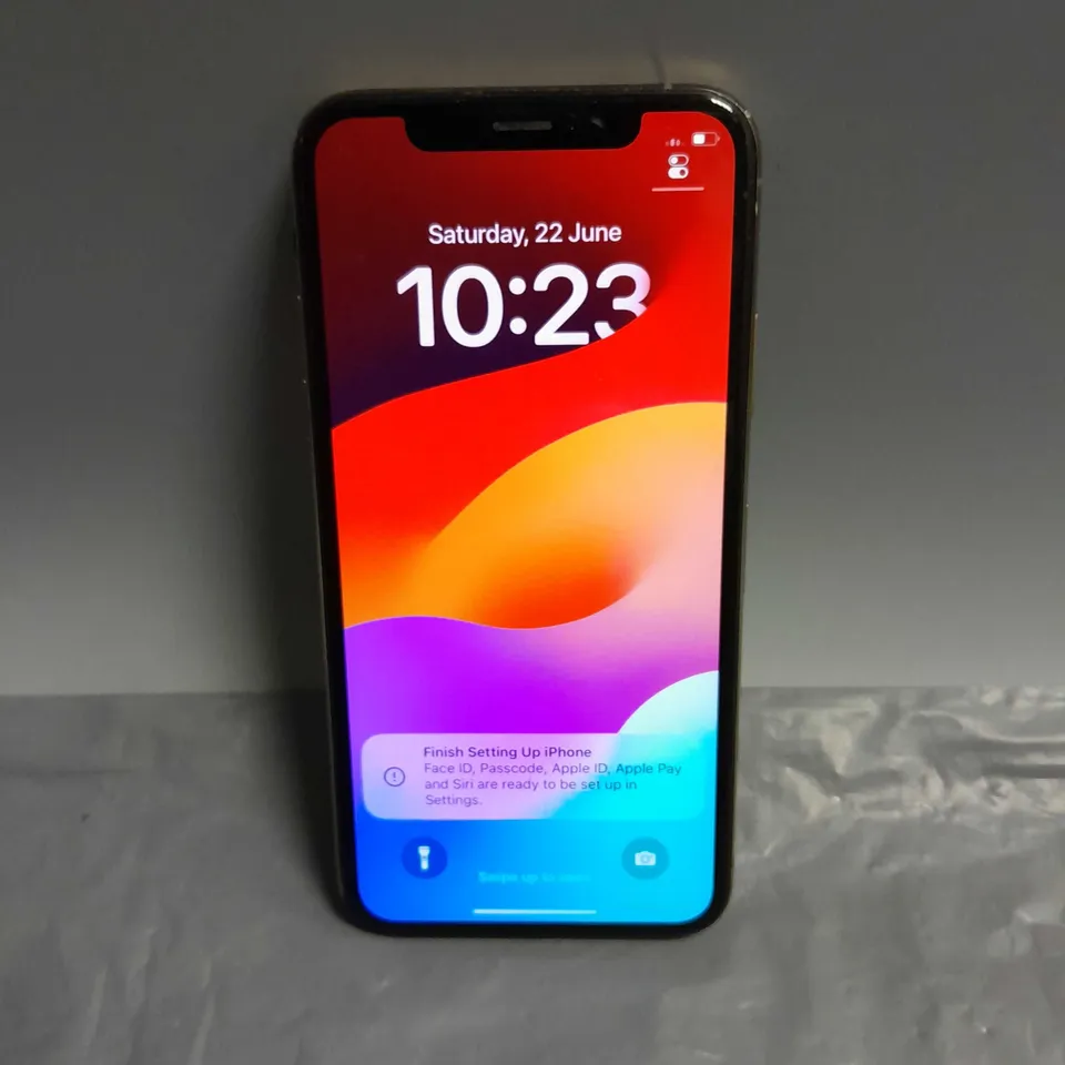 APPLE IPHONE X 64GB IN GOLD