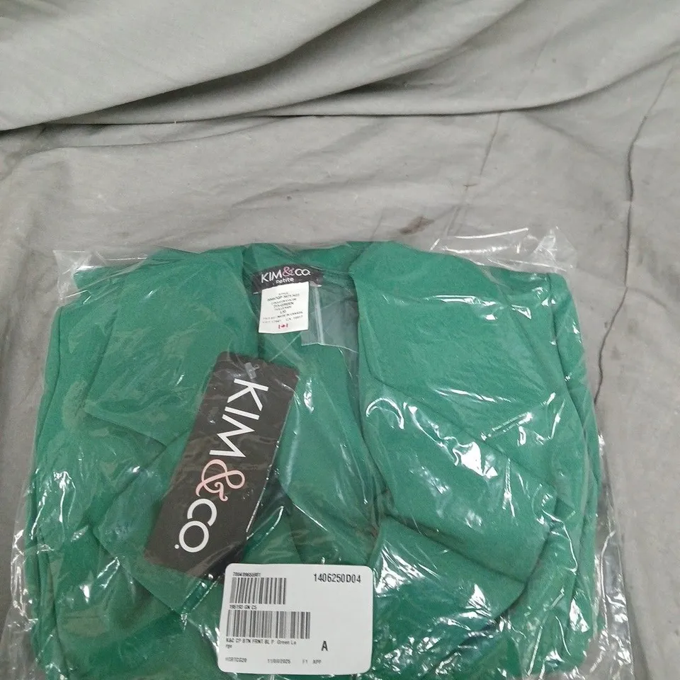 BOX OF APPROXIMATELY 15 KIM & CO PETITE BLAZERS - GREEN - SIZE LARGE