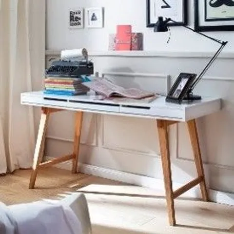 BRAND NEW BOXED BETHAN LAPTOP DESK IN MATT WHITE WITH WOODEN LEGS (1 BOX)