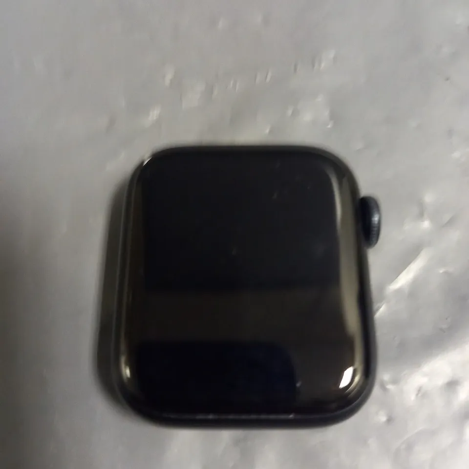 APPLE SE WATCH - 40MM - MIDNIGHT ALUMINUM CASE