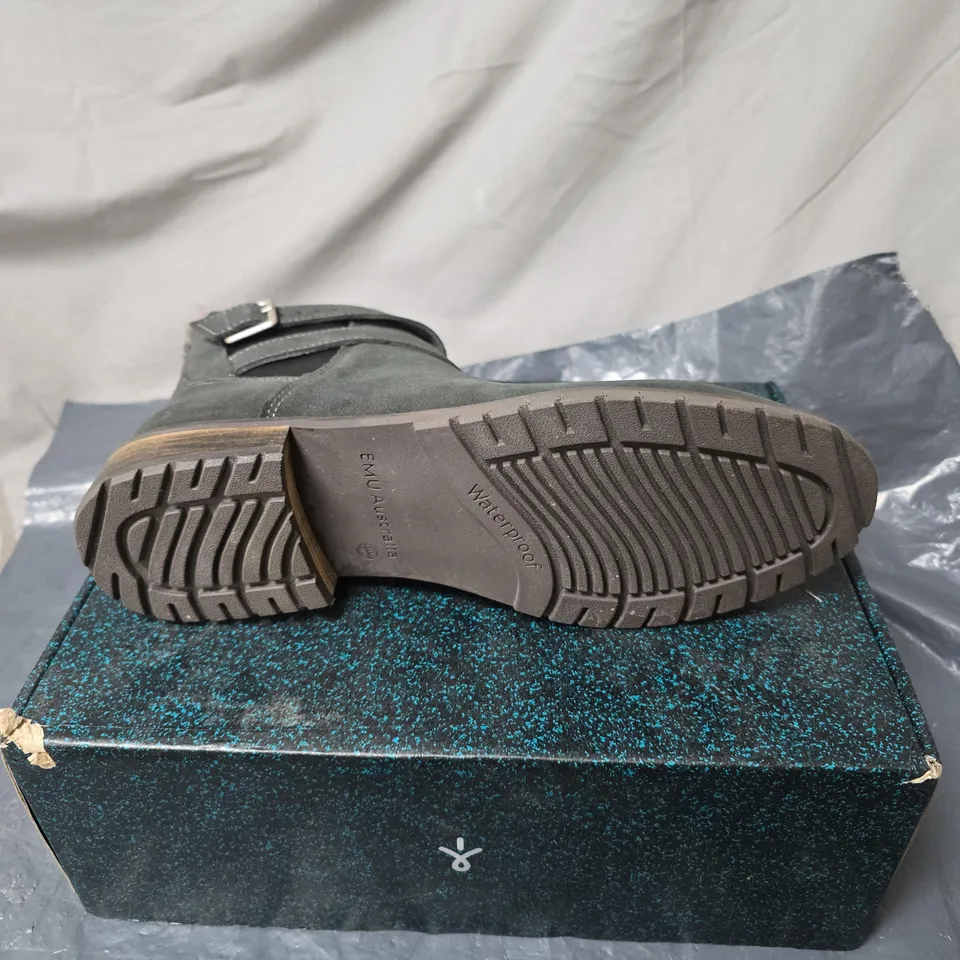 EMU AUSTRALIA WOMEN'S GREY SUEDE ANKLE BOOTS WITH FUR LINING AND BUCKLE STRAP SIZE 9
