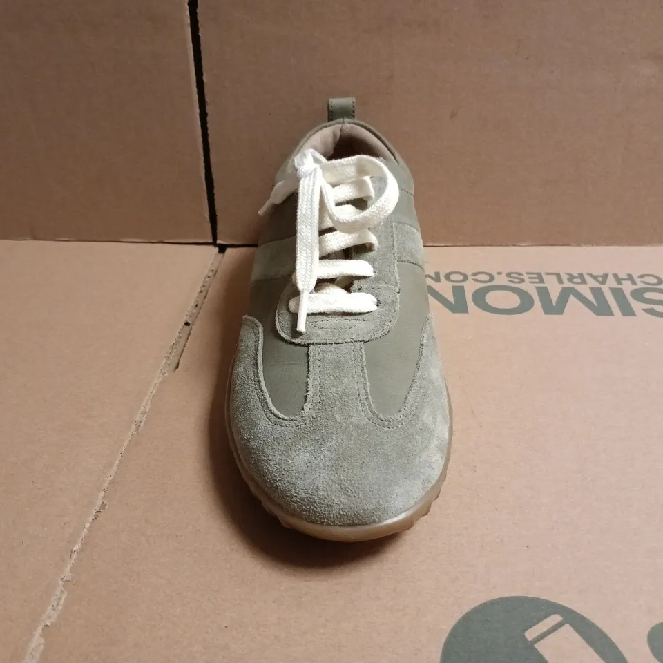 BOXED PAIR OF SIGNATURE TRAINERS IN SAGE SIZE 5