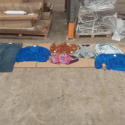 PALLET CONTAINING APPROXIMATELY 750x BRAND NEW ASSORTED DESIGNER CLOTHING ITEMS