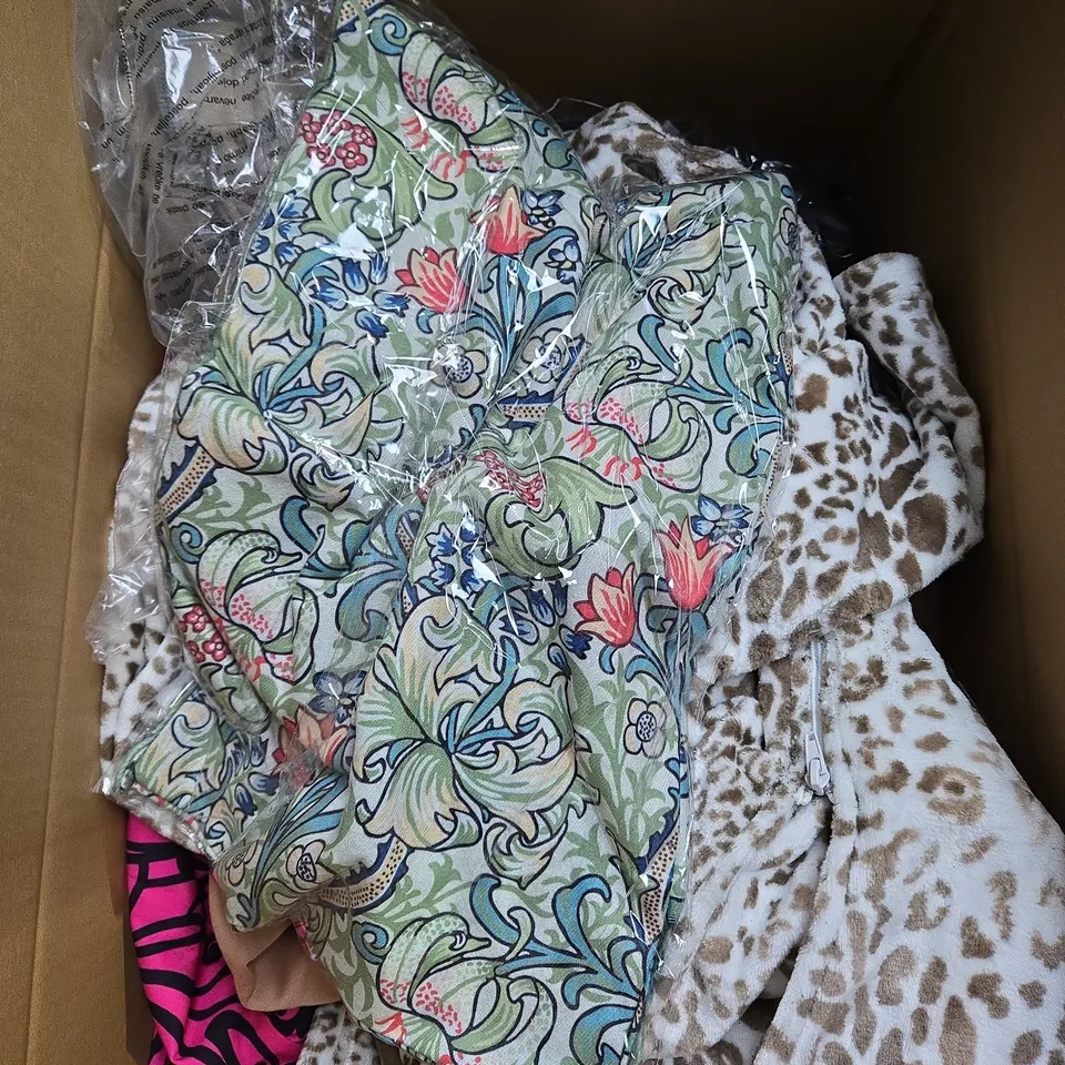 LARGE BOX OF ASSORTED CLOTHING ITEMS IN VARIOUS SIZES, STYLES AND COLOUR 