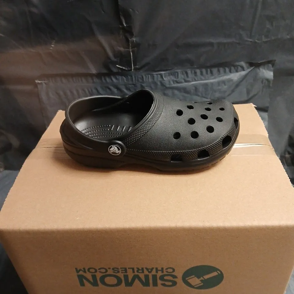 CROCS CLASSIC BLACK CLOG SIZE J 2