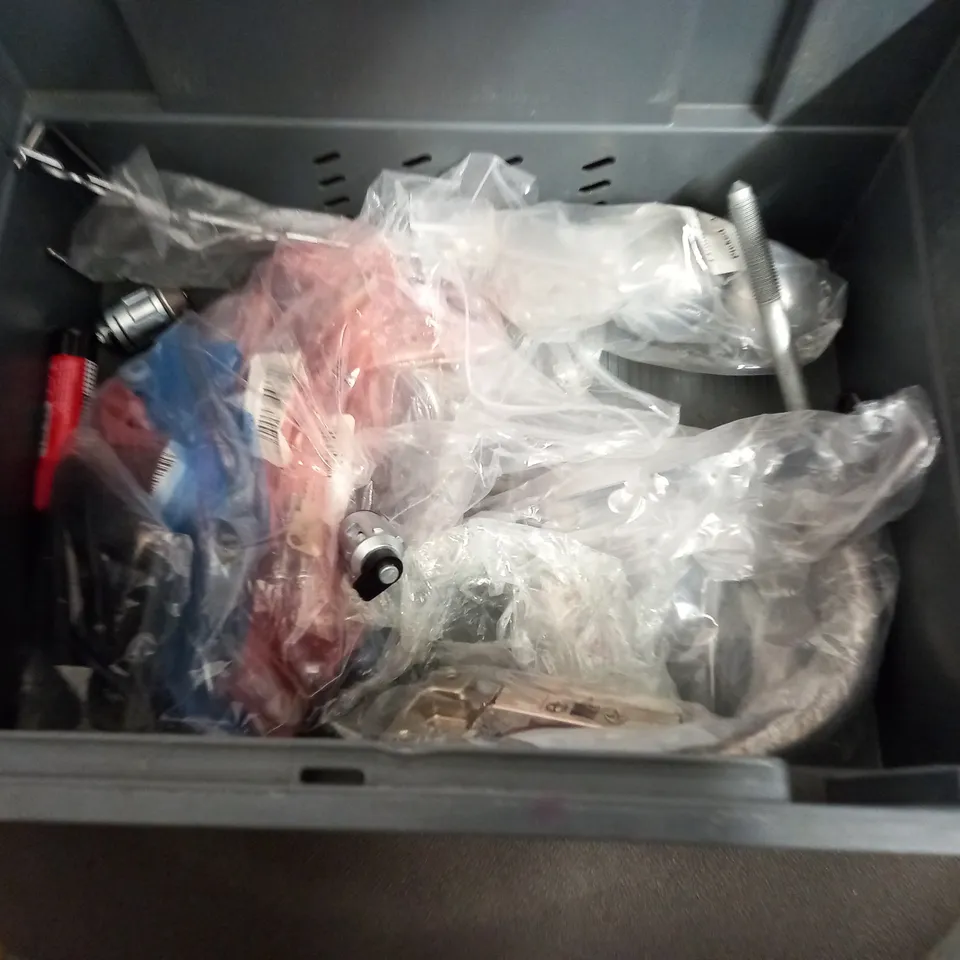 LOT OF ASSORTED FITTINGS AND FIXTURES 