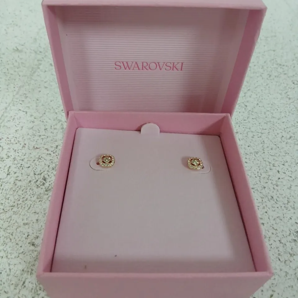SWAROVSKI EARRINGS IN PINK PRESENTATION BOX
