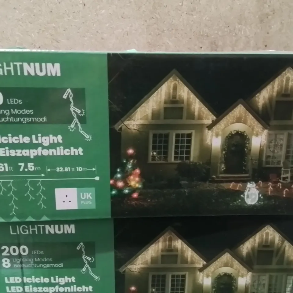 LARGE BOX CONTAINING VARIOUS ASSORTED LIGHT BULBS ECT.