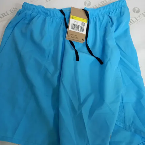 NIKE STANDARD FIT 7 LENGTH LIGHT BLUE SHORTS - SMALL