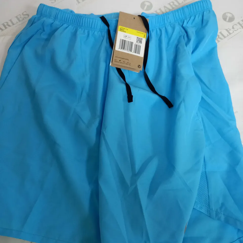 NIKE STANDARD FIT 7 LENGTH LIGHT BLUE SHORTS - SMALL