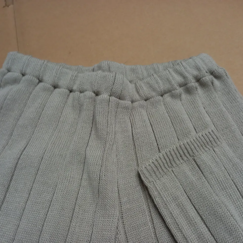 LARGE QUANTITY OF LA MEILLE LEGGINGS IN TAUPE