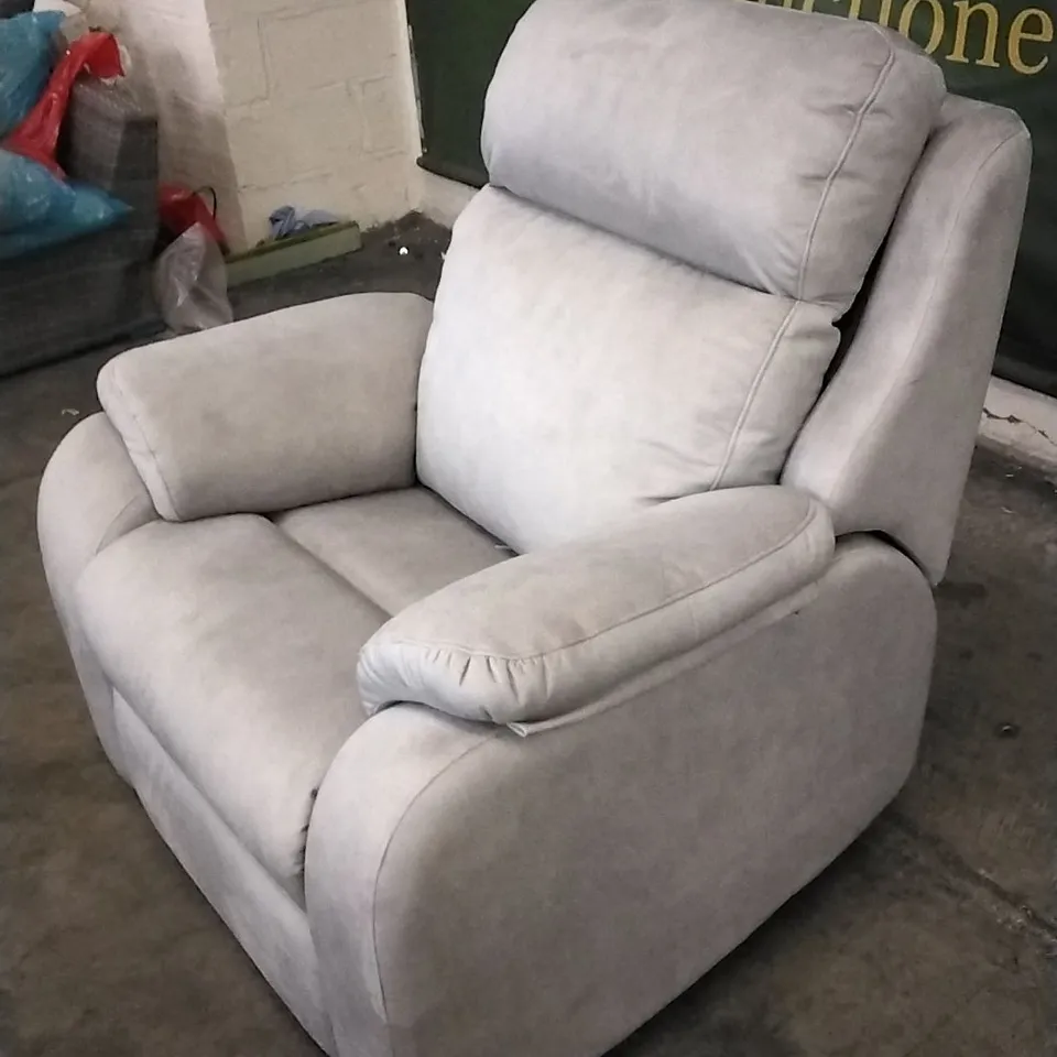 QUALITY BRITISH DESIGNED & MANUFACTURED G PLAN  KINGSBURY POWER RECLINER STINGRAY PLATINUM SUEDE ARMCHAIR 