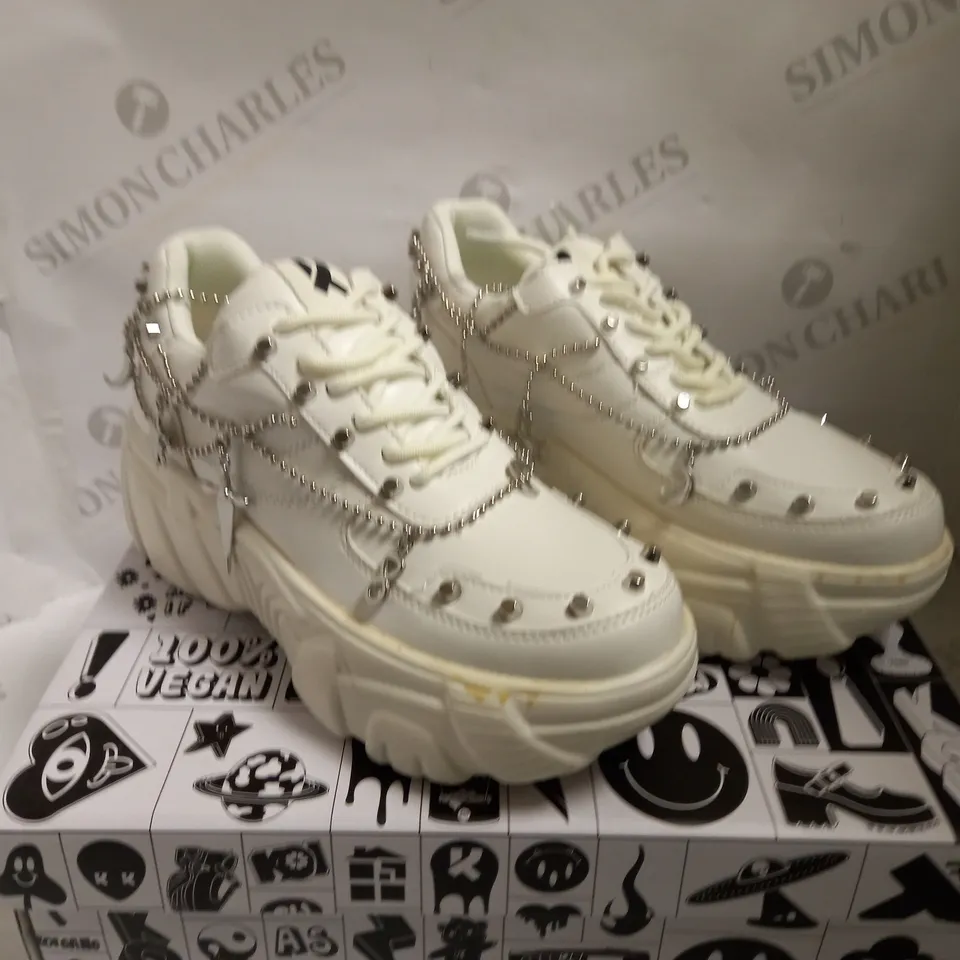 KOI VEGAN JINX WHITE MYSTIC CHARM TRAINERS - SIZE 4