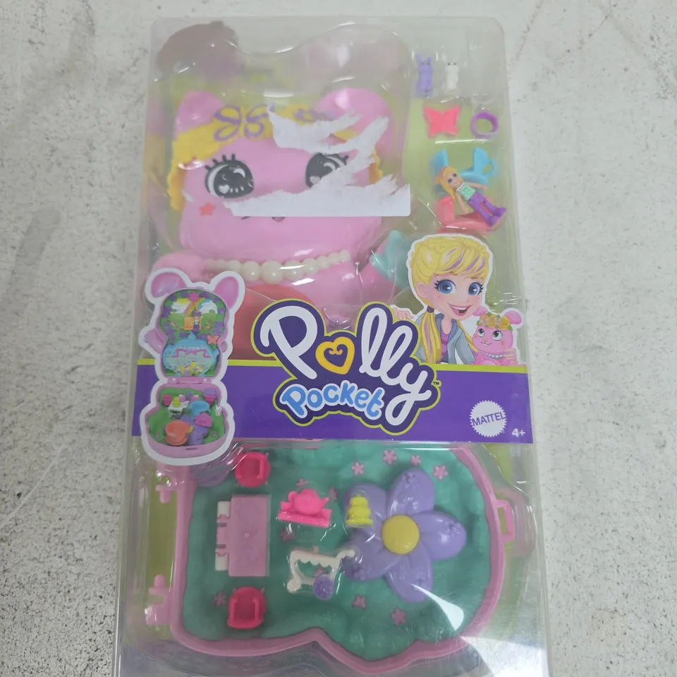POLLY POCKET PLAYSET WITH ACCESSORIES