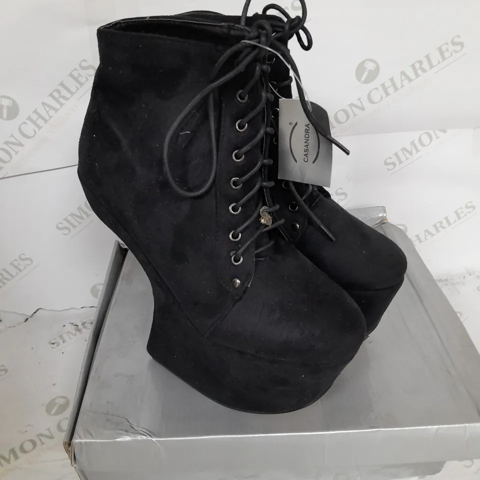 BOXED PAIR OF CASANDRA PLATFORM LACE UP ANKLE BOOT IN BLACK SUEDE SIZE 4
