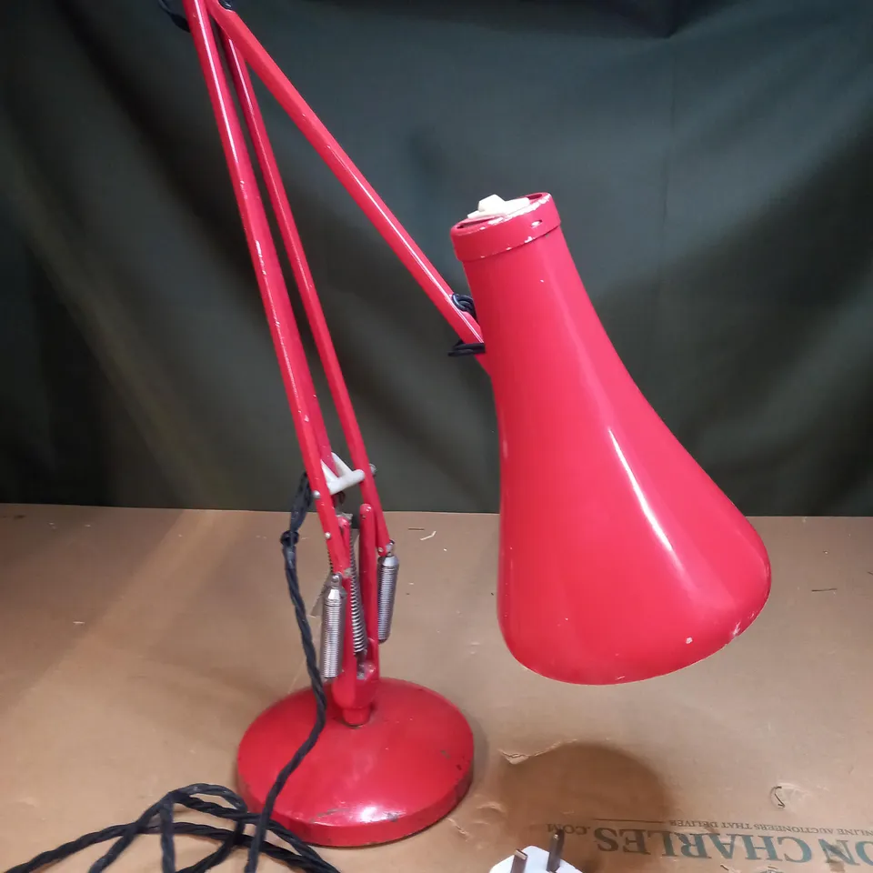 DESIGNER STYLE DESK LAMP