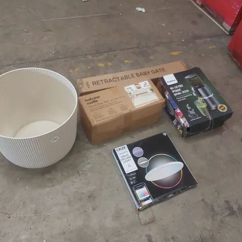PALLET CONTAINING A LARGE QUANTITY OF ASSORTED ITEMS INCLUDING: CLOUD PLAY MAT, JUICING SYSTEM, RETRACTABLE BABY GATE, ELHO PLANTER, HALO CEILING LIGHT ECT