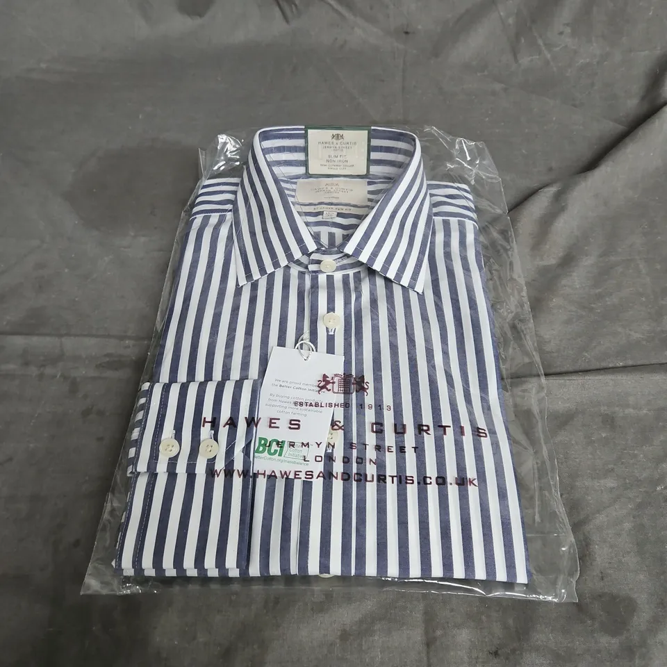 HAWES & CURTIS ST JAMES SIM FIT NON-IRON SEMI CUTAWAY COLLAR SINGLE CUFF SHIRT IN NAVY & WHITE SIZE 15.5/34