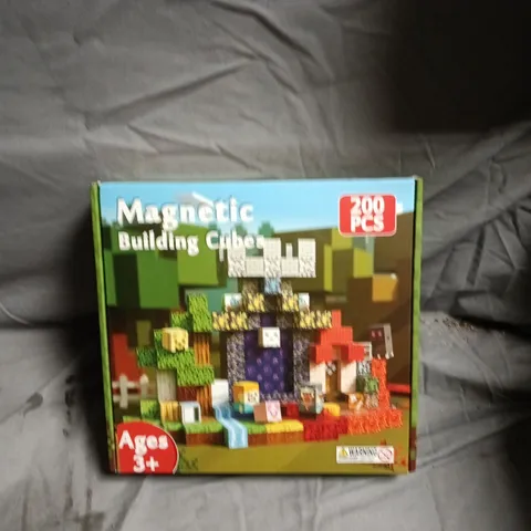MAGNETIC BUILDING CUBES – 200 PIECES, AGES 3+