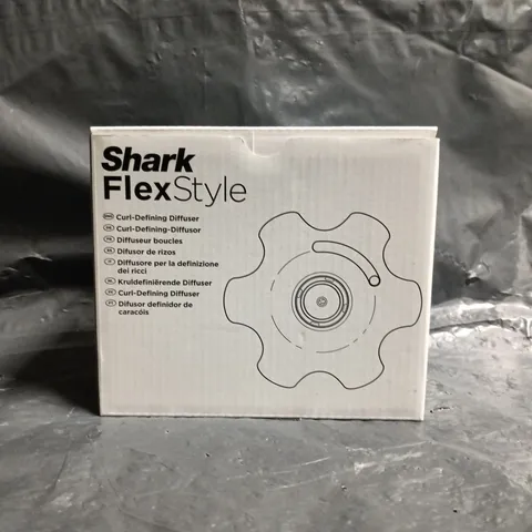 BOXED SHARK FLEXSTYLE CURL-DEFINING DIFFUSER