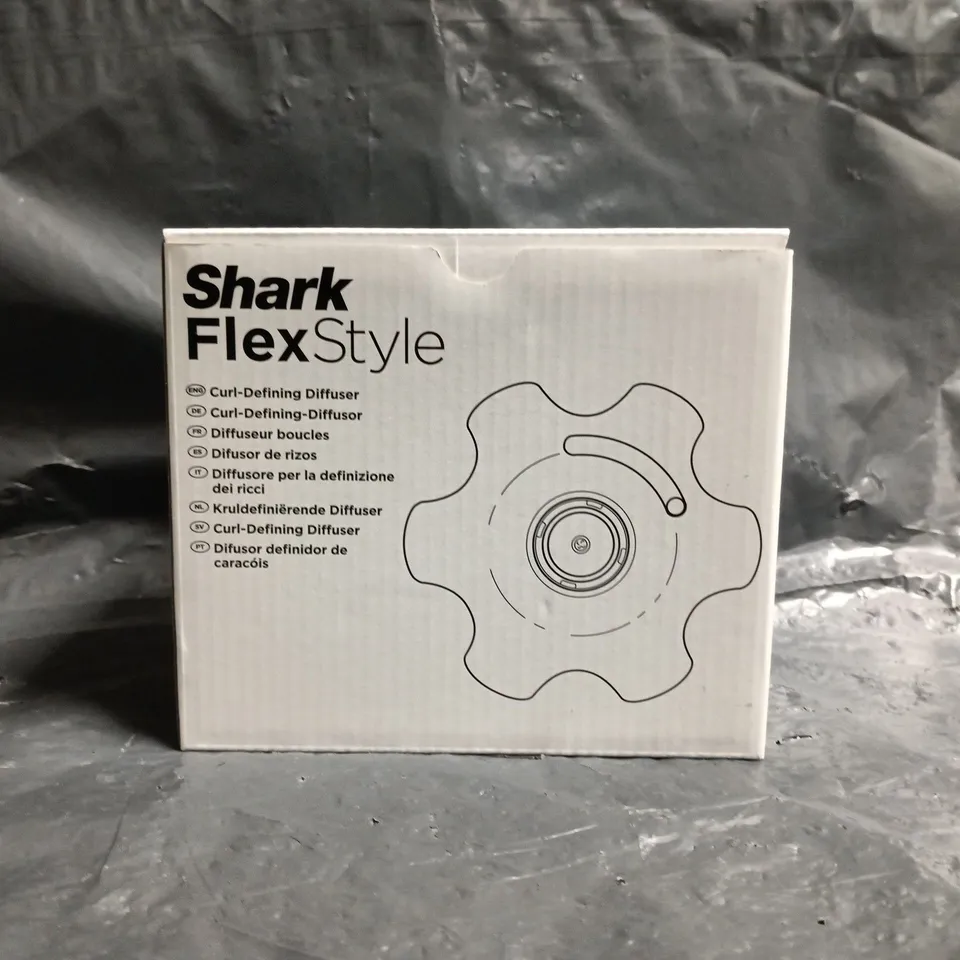 BOXED SHARK FLEXSTYLE CURL-DEFINING DIFFUSER