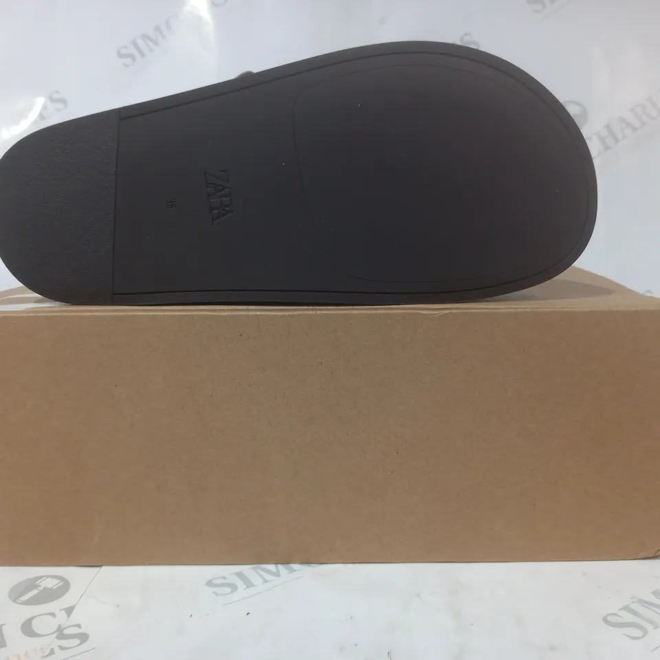 BOXED PAIR OF ZARA FLAT SHOES IN SAND UK SIZE 5