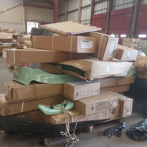 PALLET CONTAINING A LARGE QUANTITY OF ASSORTED ITEMS INCLUDING: PLUM CLIMBING FRAME PARTS ECT