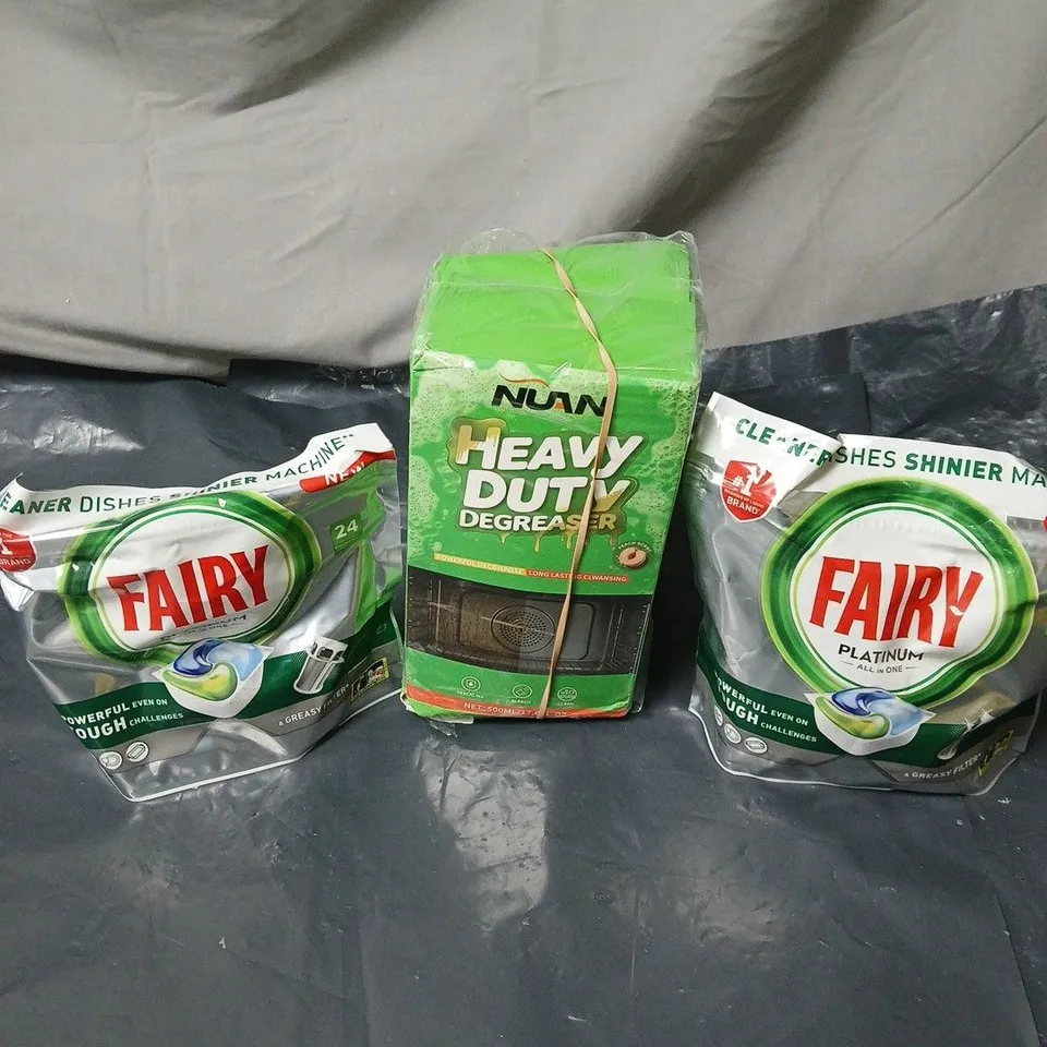 APPROXIMATELY 6 ASSORTED HOUSEHOLD ITEMS TO INCLUDE FAIRY PLATINUM ALL IN ONE, HEAVY DUTY DEGREASER ETC