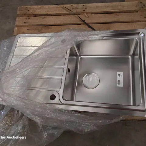 STAINLESS STEEL REVERSIBLE SINGLE BOWL SINK & DRAINER