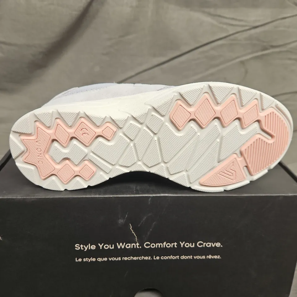 BOXED VIONIC AVIA TRAINERS - UK SIZE 3