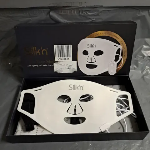 BOXED SILK'N LED FACE MASK 100 ANTI-AGEING AND REDUCTION OF SKIN IMPERFECTIONS