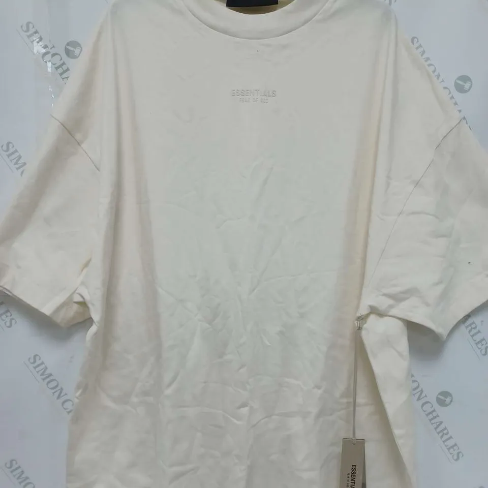 ESSENTIALS FEAR OF GOD ESSENTIALS TEE IN CLOUD DANCER - MEDIUM