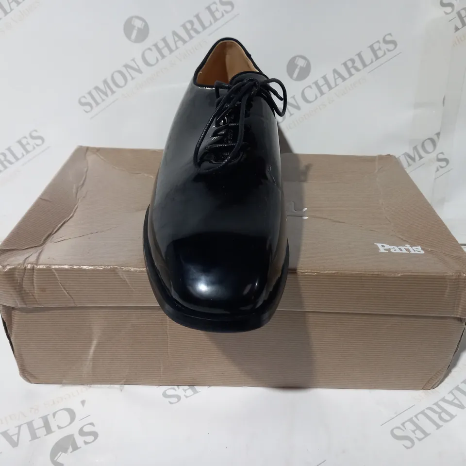BOXED PAIR OF CHRISTIAN LOUBOUTIN PARIS LACE UP SHOES IN BLACK EU SIZE 43