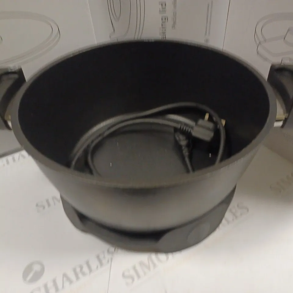REMOSKA MULTICOOKER WITH 3 LIDS