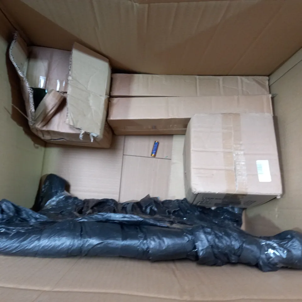 BOX OF APPROX 6 ASSORTED ITEMS TO INCLUDE - JOSEPH JOSEPH TOILET BRUSH - STORAGE BOXES - DIMEX PADS ECT